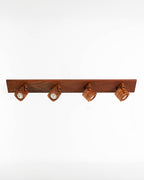  Lámpara de techo en madera de raulí. Consta de un set de 4 focos GU10 multifocales que comparten una base en común para unificarse en una sola pieza.