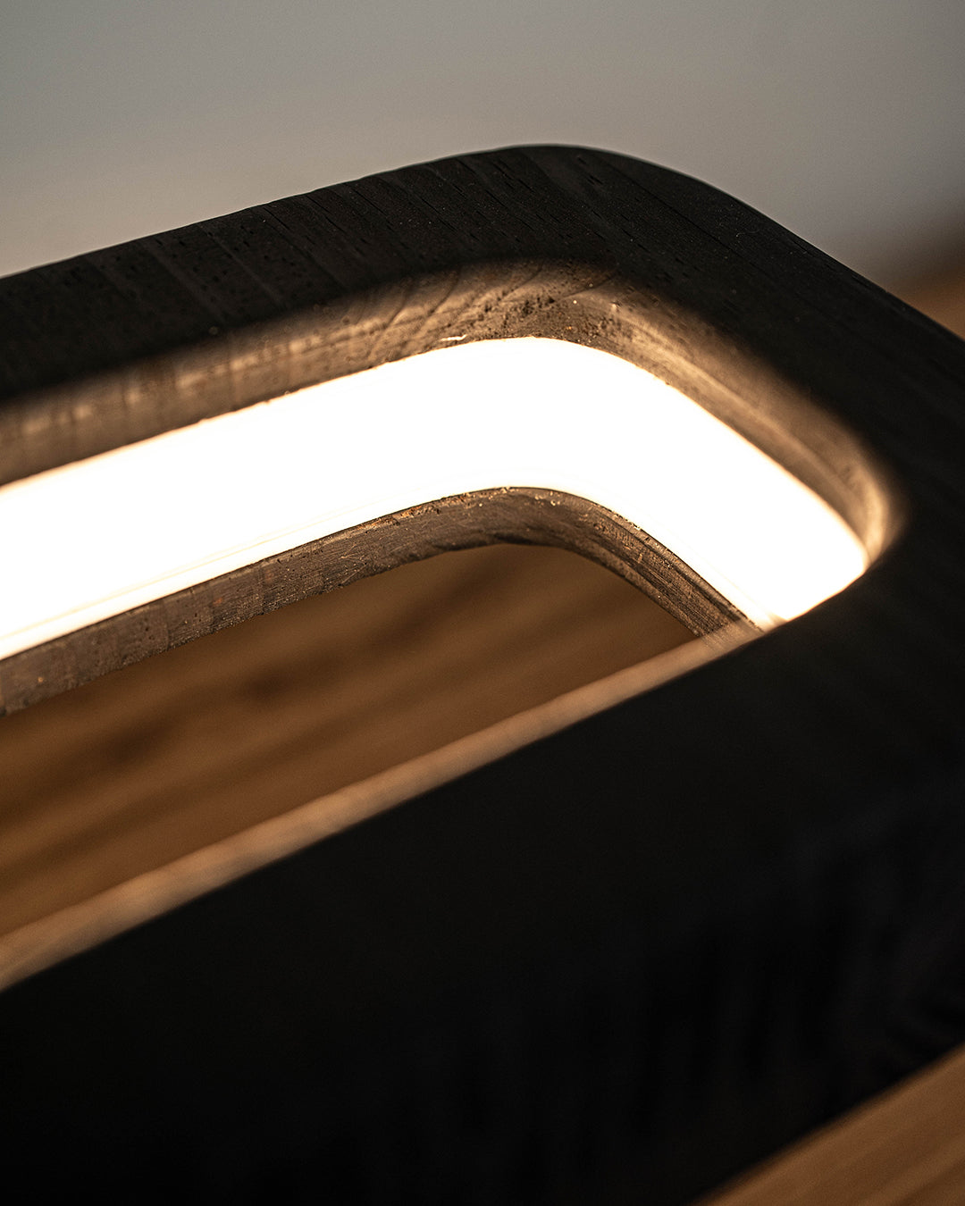 Lámpara de Mesa - Bonsái Pino Negro [Switch Análogo]